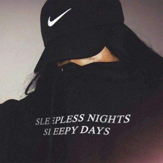 Sweatshirts & Hoodies